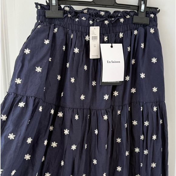 En Saison navy Maxi Skirt with White Floral Design with pockets - Picture 2 of 5